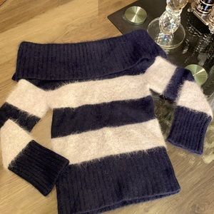 ANGORA 3/4 long sleeve sweater shoulder out